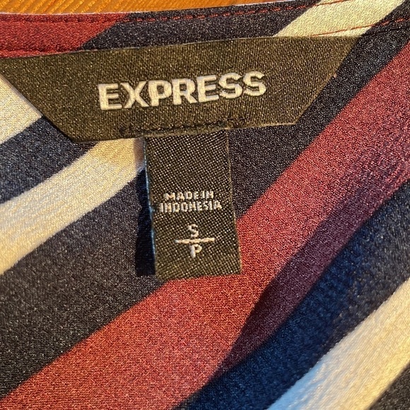 Express Asymmetrical Top - Picture 7 of 8